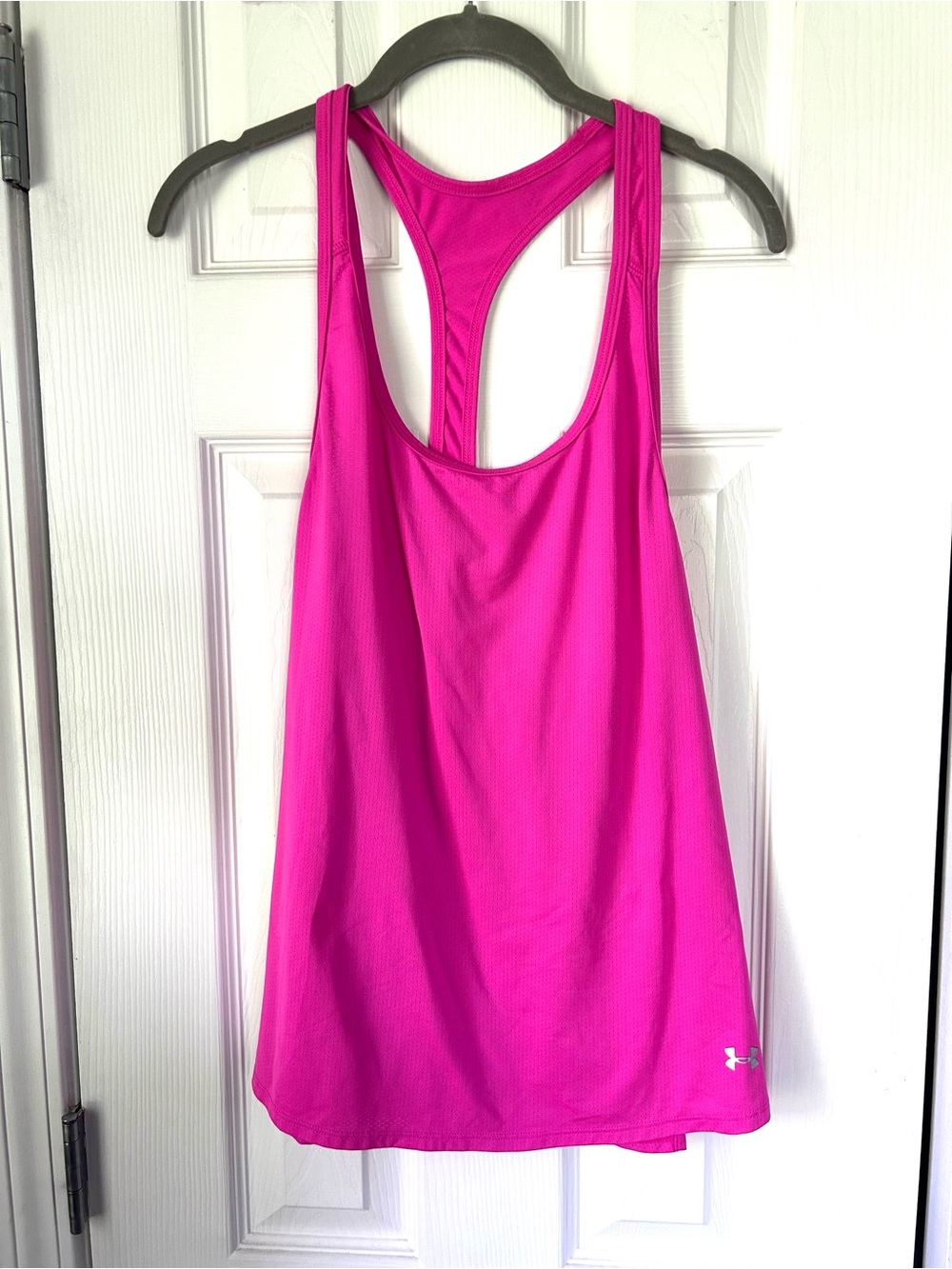 Under Armour Hot Pink Racerback Athletic Tank Top Women’s